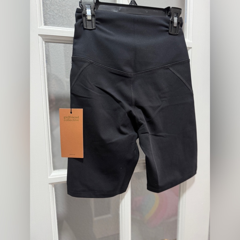 NWT GIRLFRIEND COLLECTIVE Black High-Rise Bike Short - Picture 7 of 10